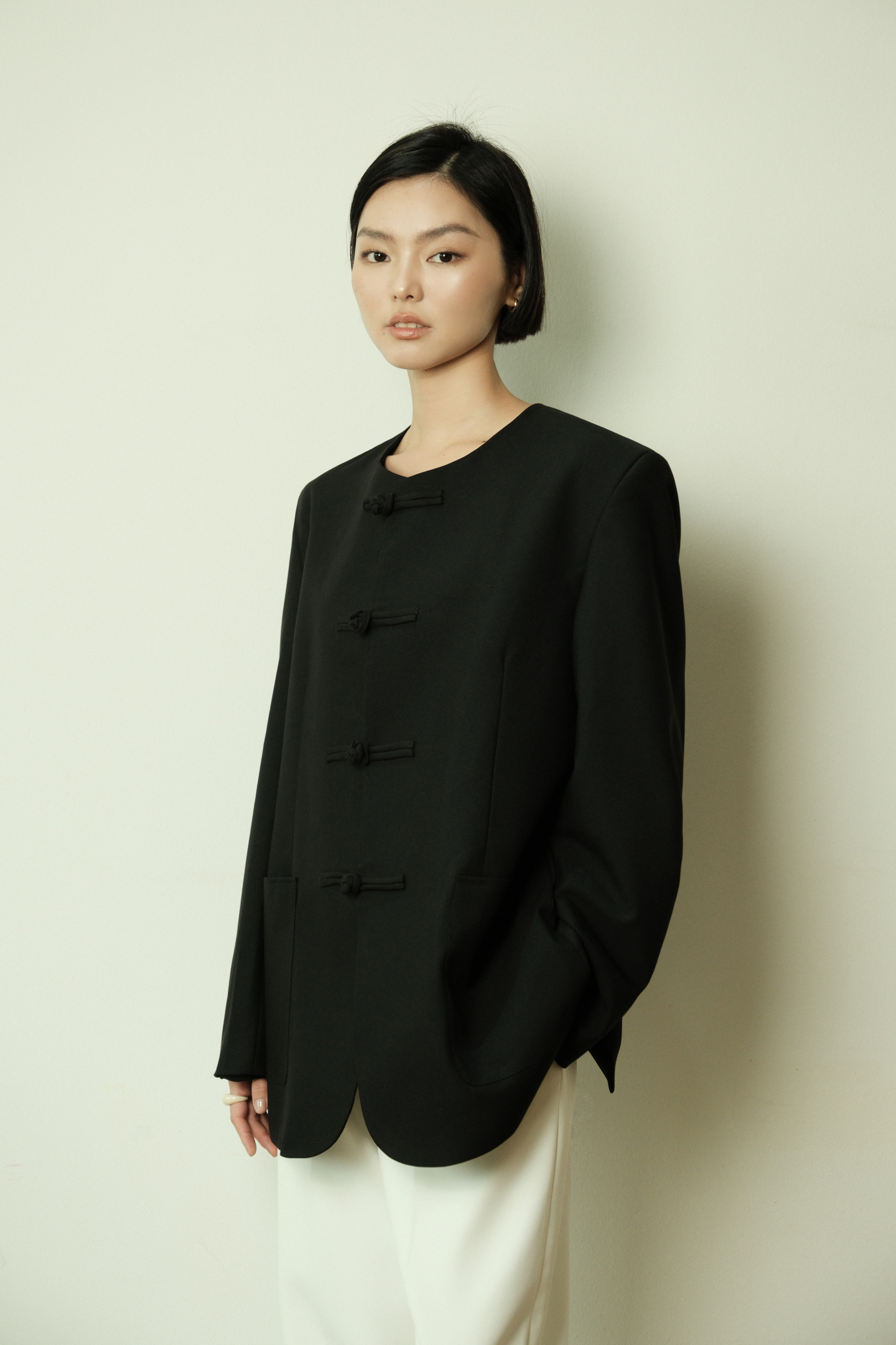 Oversize blazer with button